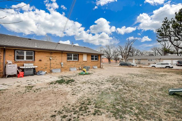 1001 W Grand Ave, Haysville, KS 67060