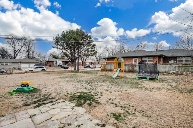 1001 W Grand Ave, Haysville, KS 67060