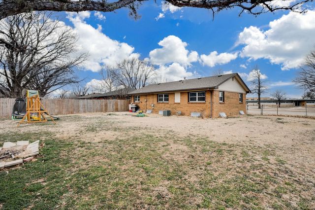 1001 W Grand Ave, Haysville, KS 67060