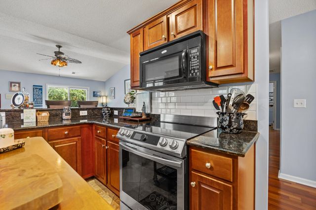 5101 Weatherwood Dr., North Myrtle Beach, SC 29582