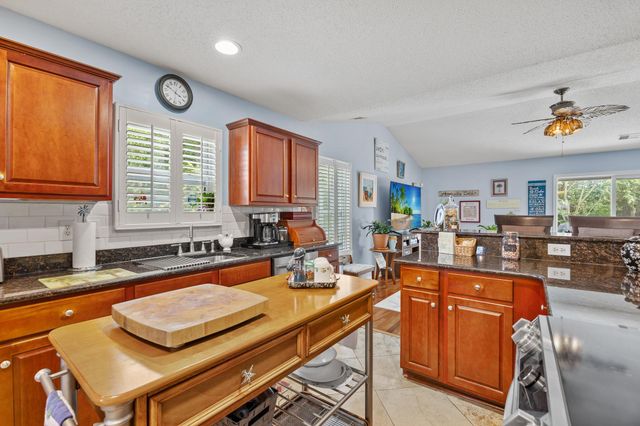 5101 Weatherwood Dr., North Myrtle Beach, SC 29582