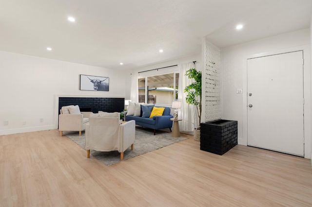9162 Rundelay Way, Sacramento, CA 95826