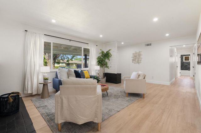 9162 Rundelay Way, Sacramento, CA 95826
