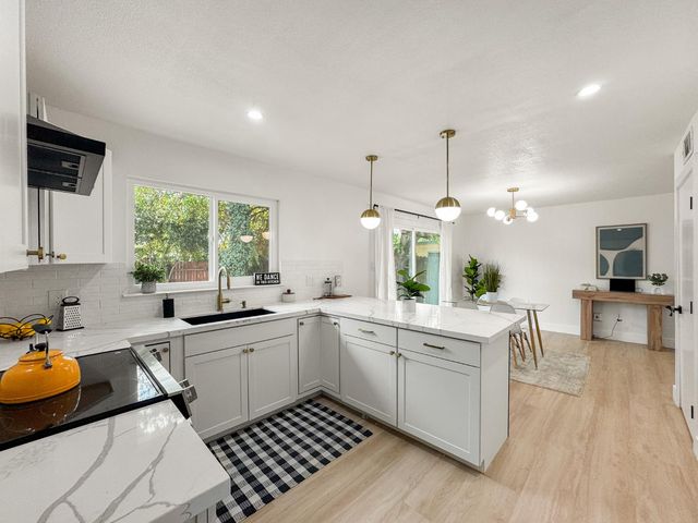 9162 Rundelay Way, Sacramento, CA 95826