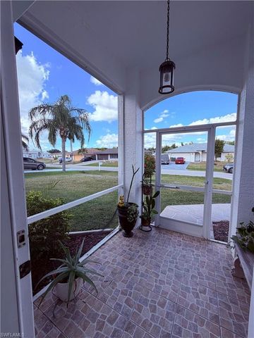 610 SE 21st LN, Cape Coral, FL 33990