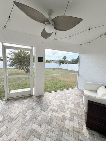 610 SE 21st LN, Cape Coral, FL 33990