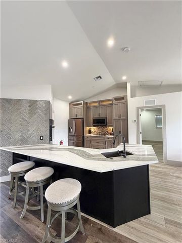 610 SE 21st LN, Cape Coral, FL 33990