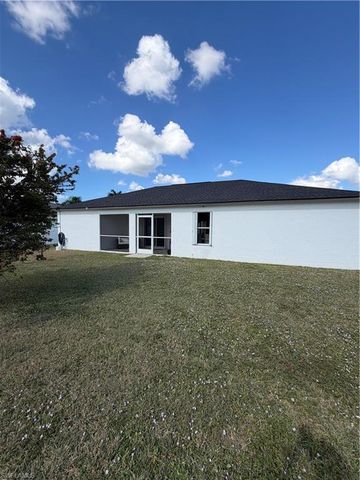 610 SE 21st LN, Cape Coral, FL 33990