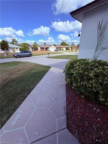 610 SE 21st LN, Cape Coral, FL 33990