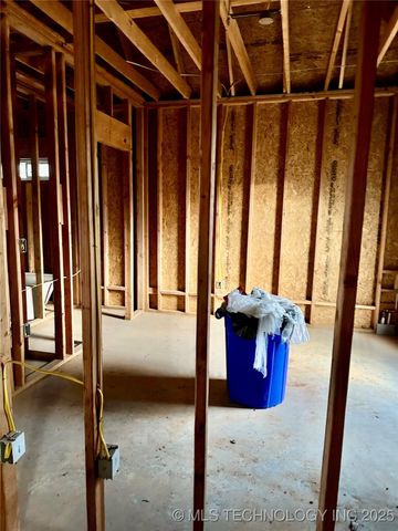 3339 E Private 1725 Drive, Davis, OK 73030