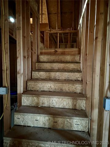 3339 E Private 1725 Drive, Davis, OK 73030