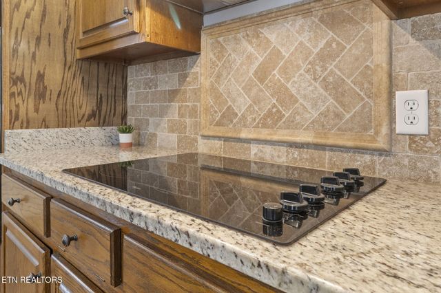 7705 Royal Harbour Circle, Ooltewah, TN 37363