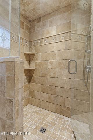 7705 Royal Harbour Circle, Ooltewah, TN 37363