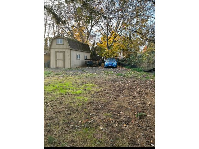 18085 Sw KINNAMAN Rd, Beaverton, OR 97078