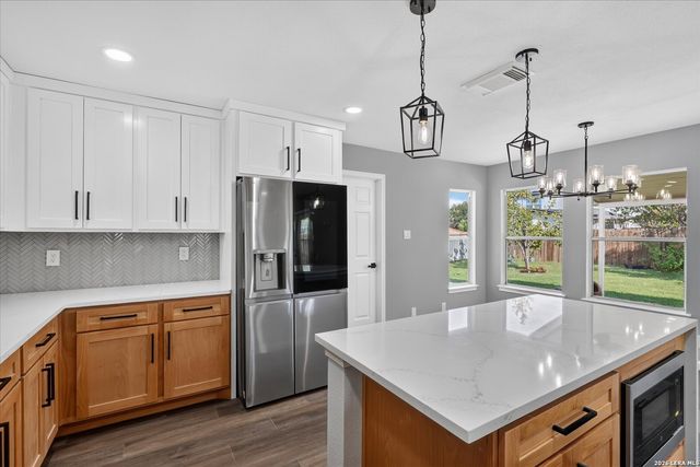 7143 VALEWOOD VW, San Antonio, TX 78240
