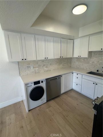 17422 Keelson 4, Huntington Beach, CA 92647