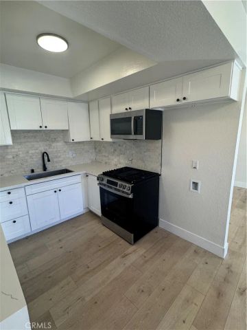 17422 Keelson 4, Huntington Beach, CA 92647