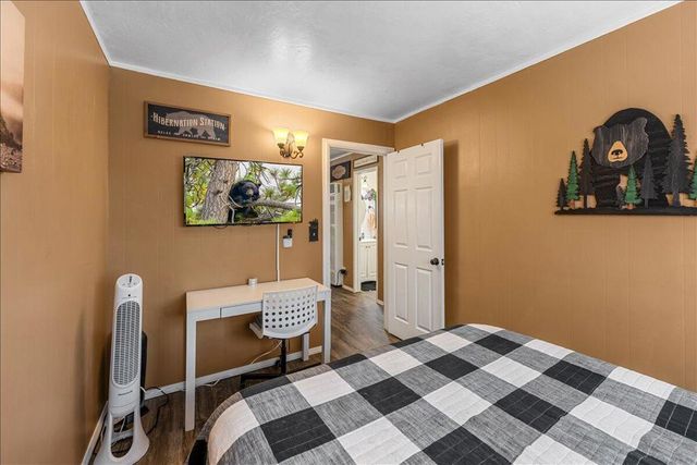 918 W Aeroplane Boulevard, Big Bear, CA 92314