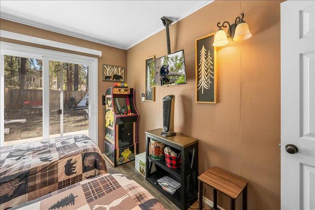 918 W Aeroplane Boulevard, Big Bear, CA 92314