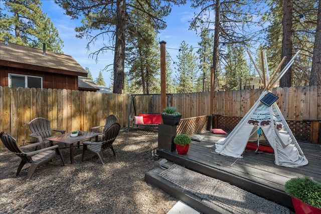 918 W Aeroplane Boulevard, Big Bear, CA 92314