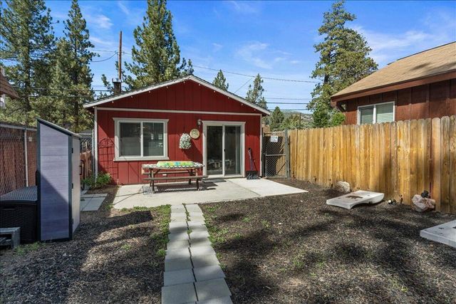 918 W Aeroplane Boulevard, Big Bear, CA 92314