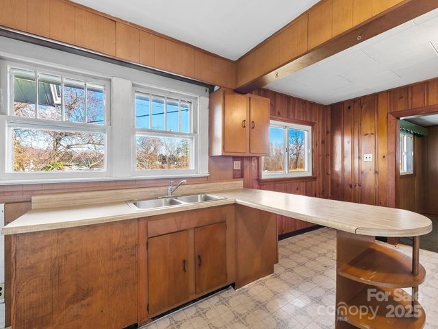 71 Lower Glady Fork Road, Candler, NC 28715