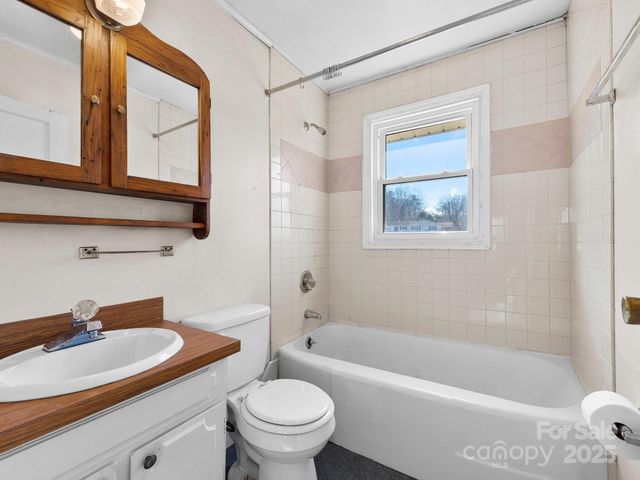 71 Lower Glady Fork Road, Candler, NC 28715