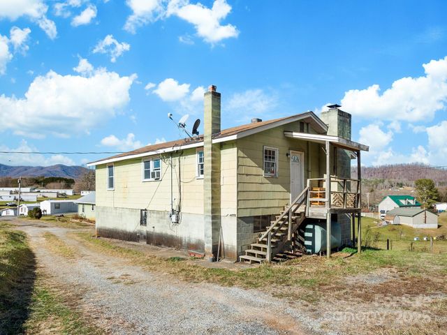 71 Lower Glady Fork Road, Candler, NC 28715