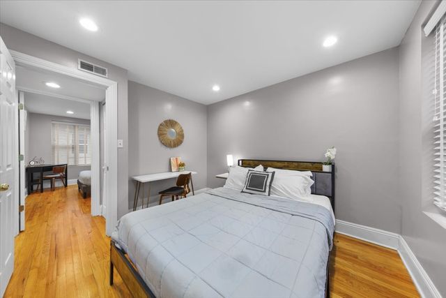 7423 N Sheridan Road 2W, Chicago, IL 60626