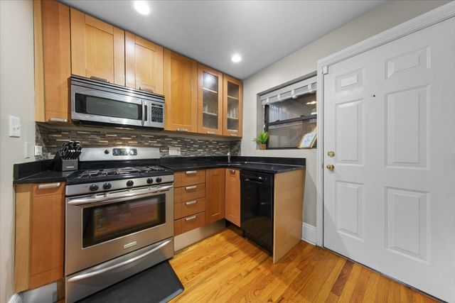 7423 N Sheridan Road 2W, Chicago, IL 60626