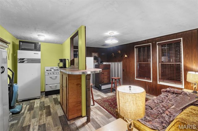 Private Road 9302, Marquand, MO 63655