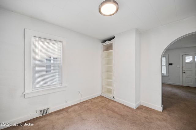 1125 W Whitney Ave, Louisville, KY 40215