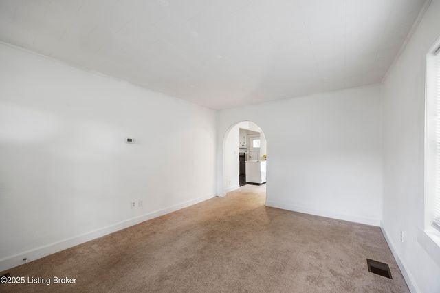 1125 W Whitney Ave, Louisville, KY 40215