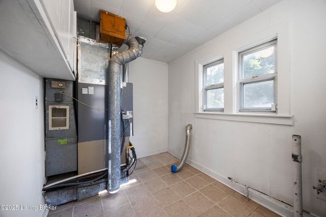 1125 W Whitney Ave, Louisville, KY 40215