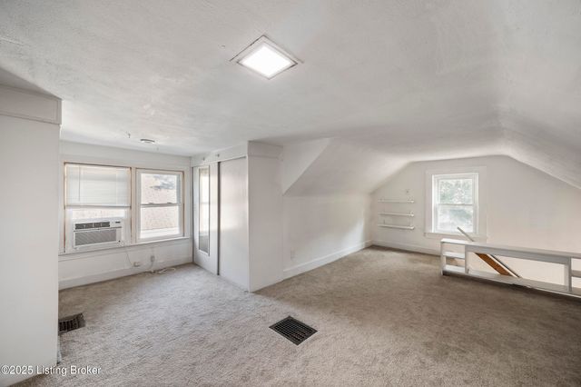 1125 W Whitney Ave, Louisville, KY 40215