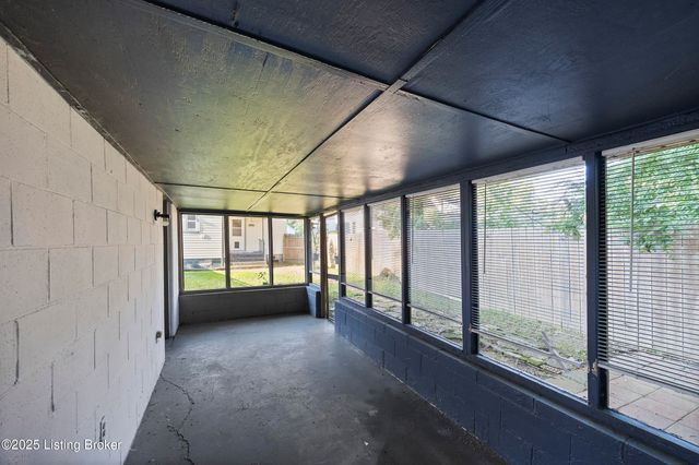 1125 W Whitney Ave, Louisville, KY 40215