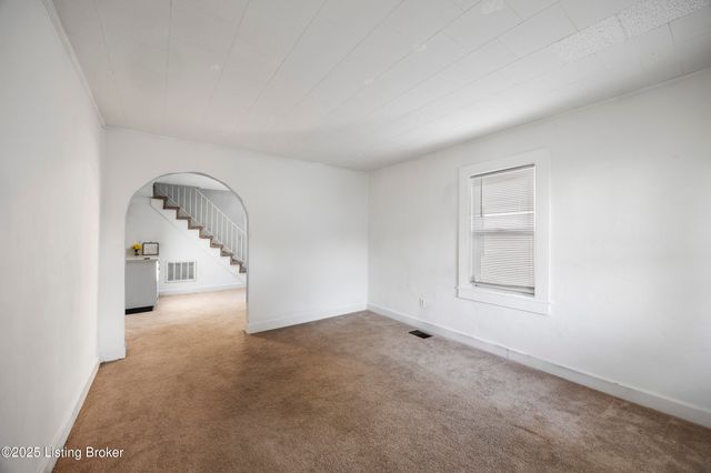 1125 W Whitney Ave, Louisville, KY 40215