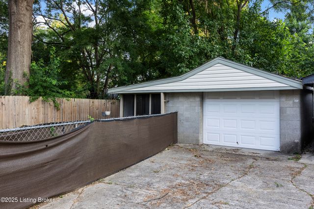 1125 W Whitney Ave, Louisville, KY 40215