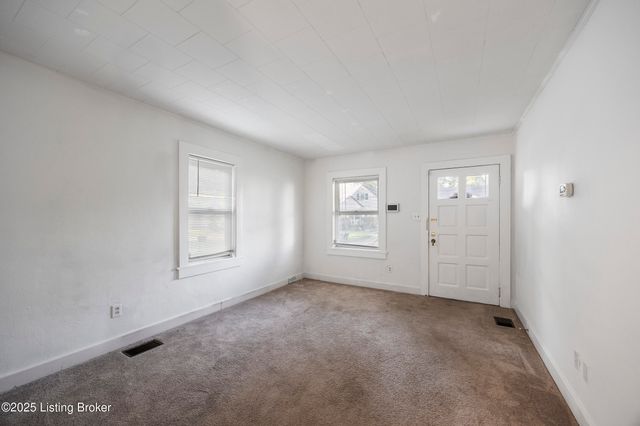 1125 W Whitney Ave, Louisville, KY 40215