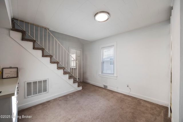 1125 W Whitney Ave, Louisville, KY 40215