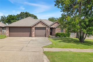 2958 N Cassius Lane, Fayetteville, AR 72704