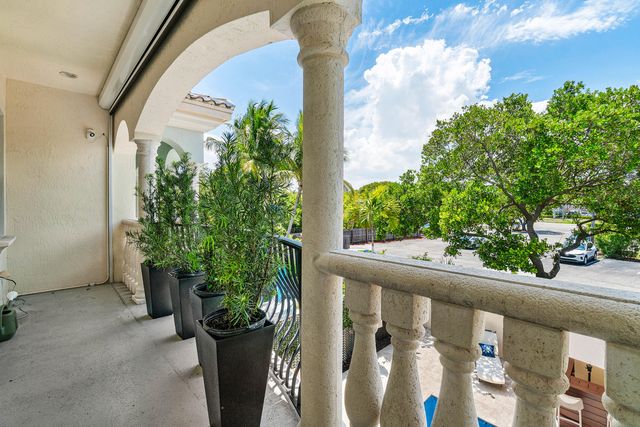 605 Avenue H, Delray Beach, FL 33483