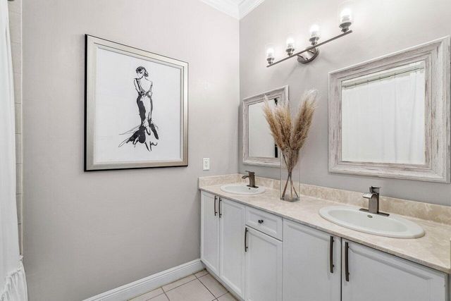 605 Avenue H, Delray Beach, FL 33483