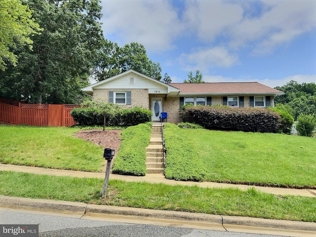 7610 HARPERS DR, Fort Washington, MD 20744