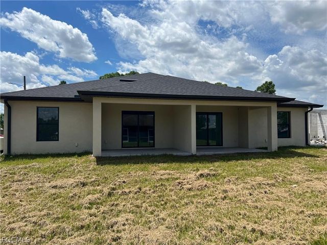 4854 30th ST SW, Lehigh Acres, FL 33973