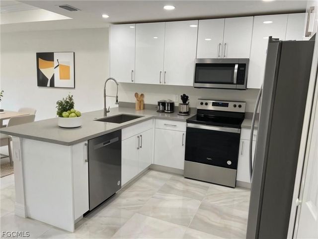 4854 30th ST SW, Lehigh Acres, FL 33973