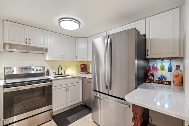 527 Orchard Valley Way, Pigeon Forge, TN 37862