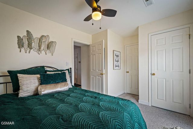 527 Orchard Valley Way, Pigeon Forge, TN 37862