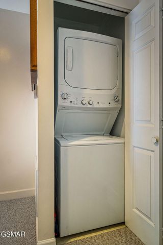 527 Orchard Valley Way, Pigeon Forge, TN 37862