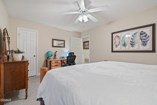 527 Orchard Valley Way, Pigeon Forge, TN 37862